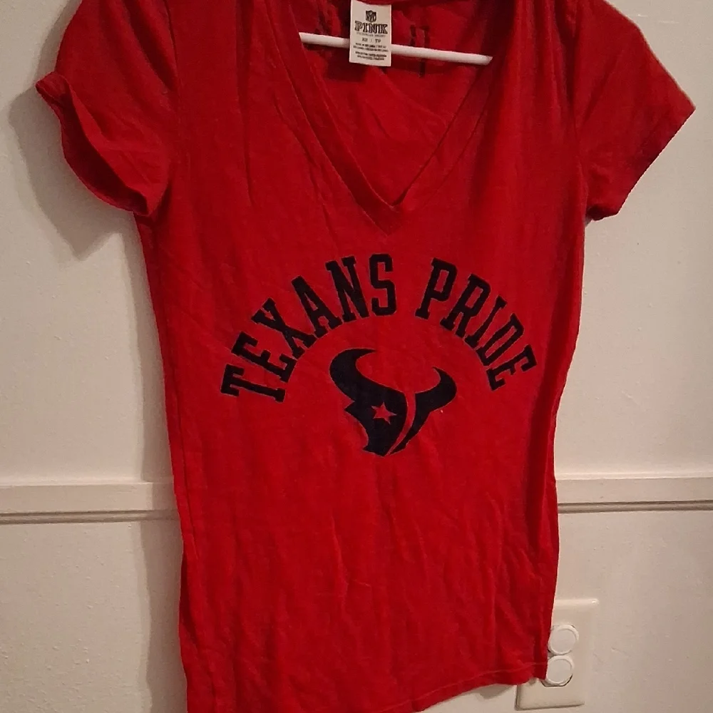 Texans - Picture 1 of 2